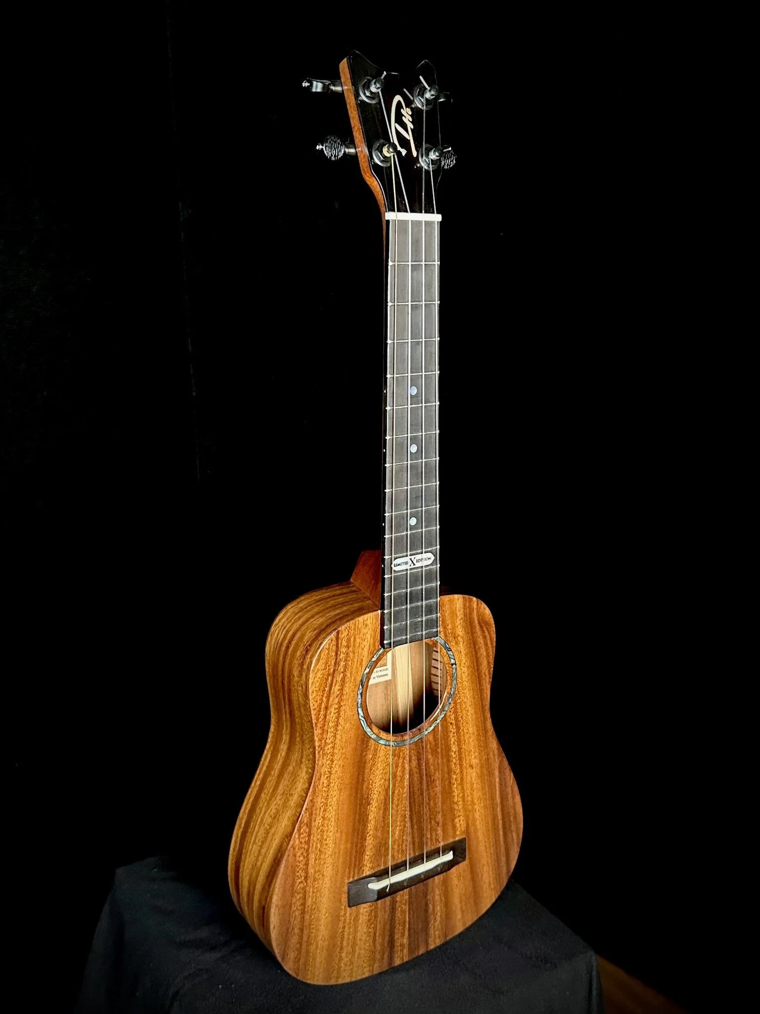 Tiny Tenor Dreadnought Phoenix 23003 | Romero Creations
